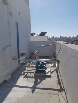 התקנת משאבת כיבוי אש על גג